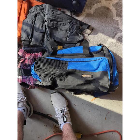 Huge Lot 7 Of Bags Including AMAZON BASICS UNDERSEAT CARRY ON WHEELS 14" - Picture 6 of 9